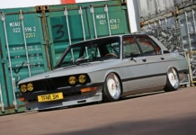 Die Kiste muss schocken! Tut sie: BMW 520 E12 im Tiefenrausch